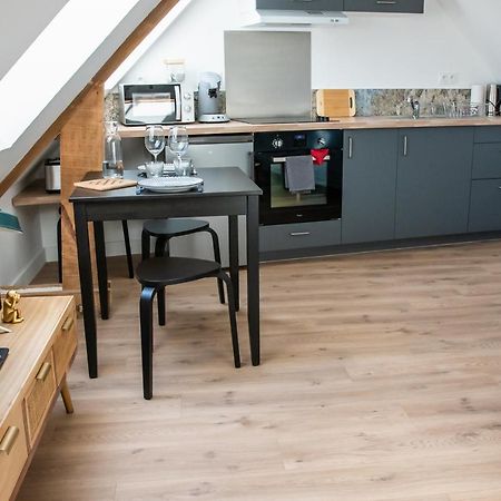 Confortable T1Bis Renove, Au Coeur D'Un Bourg Calme La Chapelle-Neuve  Luaran gambar
